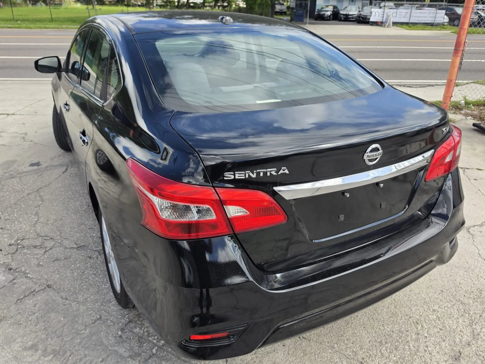 Used 2018 Nissan Sentra SV FWD image 8