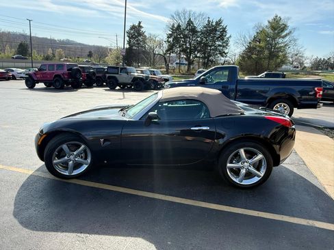 Used 2009 Pontiac Solstice Convertible w/ Premium Package RWD image 6