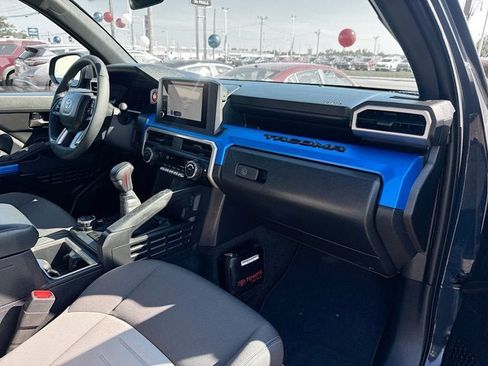 Used 2025 Toyota Tacoma TRD Off-Road AWD/4WD image 24