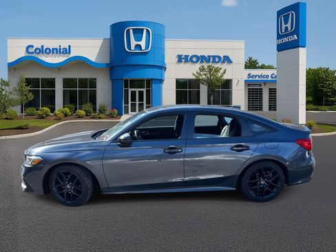 Used 2023 Honda Civic Sport image 3