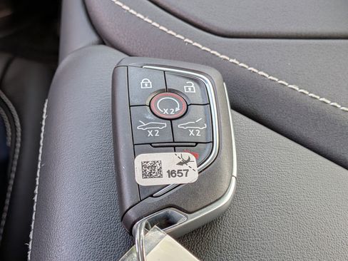 Used 2025 Chevrolet Corvette Stingray Preferred Conv w/ 2LT image 33