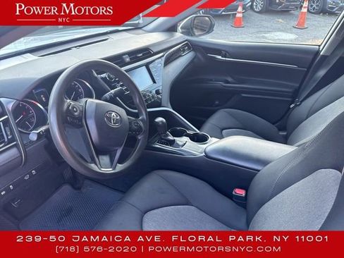 Used 2019 Toyota Camry L image 19