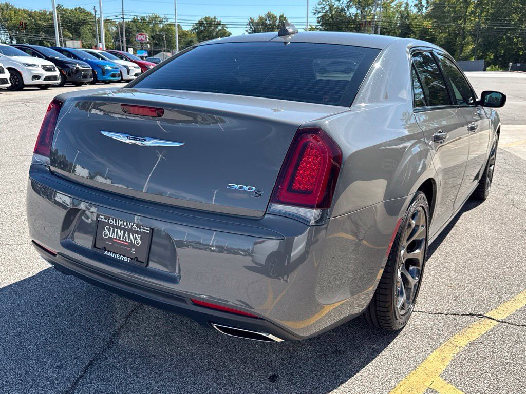 Used 2018 Chrysler 300 S RWD image 11