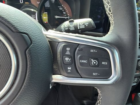 Used 2025 Jeep Wrangler Unlimited Sahara w/ Safety Group AWD/4WD image 27