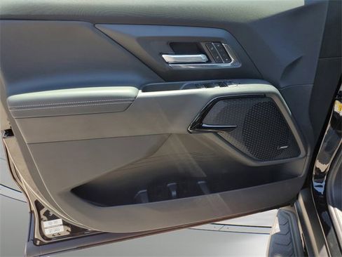 New 2025 Chevrolet Silverado EV LT image 12