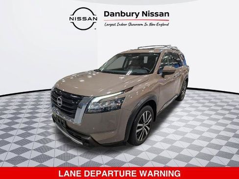 Certified 2023 Nissan Pathfinder Platinum AWD/4WD image 8