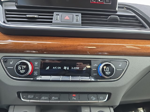 Used 2023 Audi Q5 Premium AWD/4WD image 26