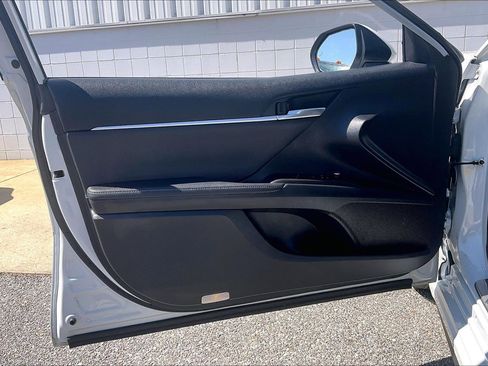 Used 2023 Toyota Camry XSE image 28