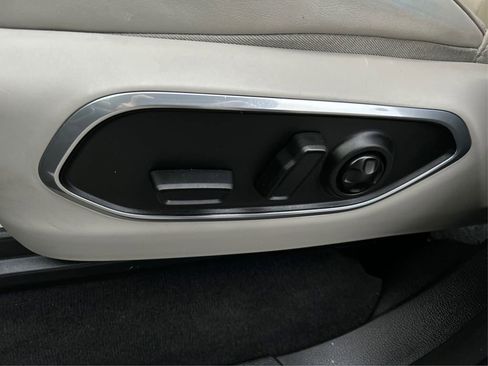 Used 2022 Jeep Wagoneer Series III w/ Rear Seat Video Group 1 image 35