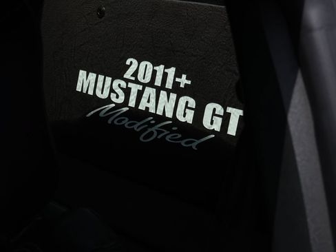 Used 2019 Ford Mustang GT Premium RWD image 19