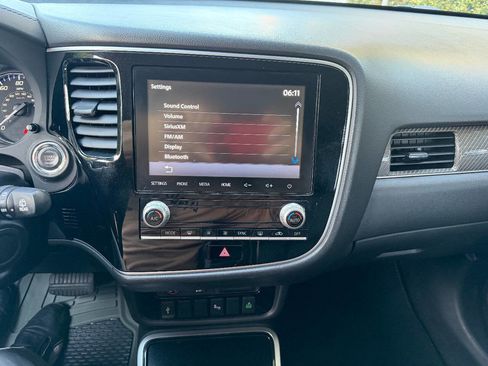 Used 2020 Mitsubishi Outlander SEL image 35