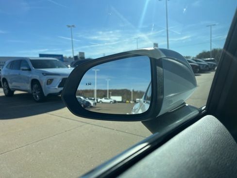 New 2026 Chevrolet Equinox EV LT image 59