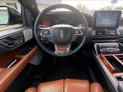 Used 2018 Lincoln Navigator L Reserve w/ Technology Package image 5