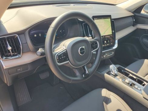 Certified 2025 Volvo XC90 B6 Plus AWD/4WD image 17