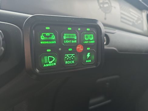 Used 2020 Jeep Gladiator Sport w/ Quick Order Package 24S image 31