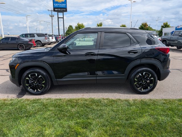 Used 2023 Chevrolet TrailBlazer LT w/ Convenience Package FWD image 11