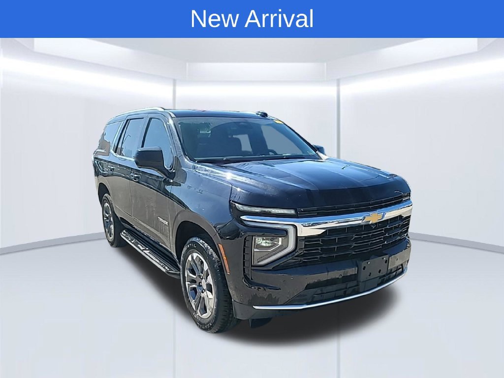 Used 2025 Chevrolet Tahoe LS RWD image 1