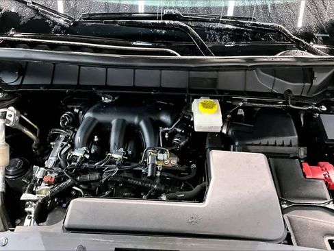 Used 2025 Nissan Pathfinder Platinum FWD image 32