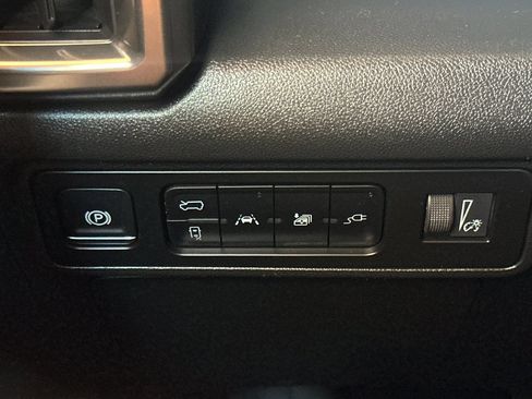 Used 2025 GMC Hummer EV 2X AWD/4WD image 33