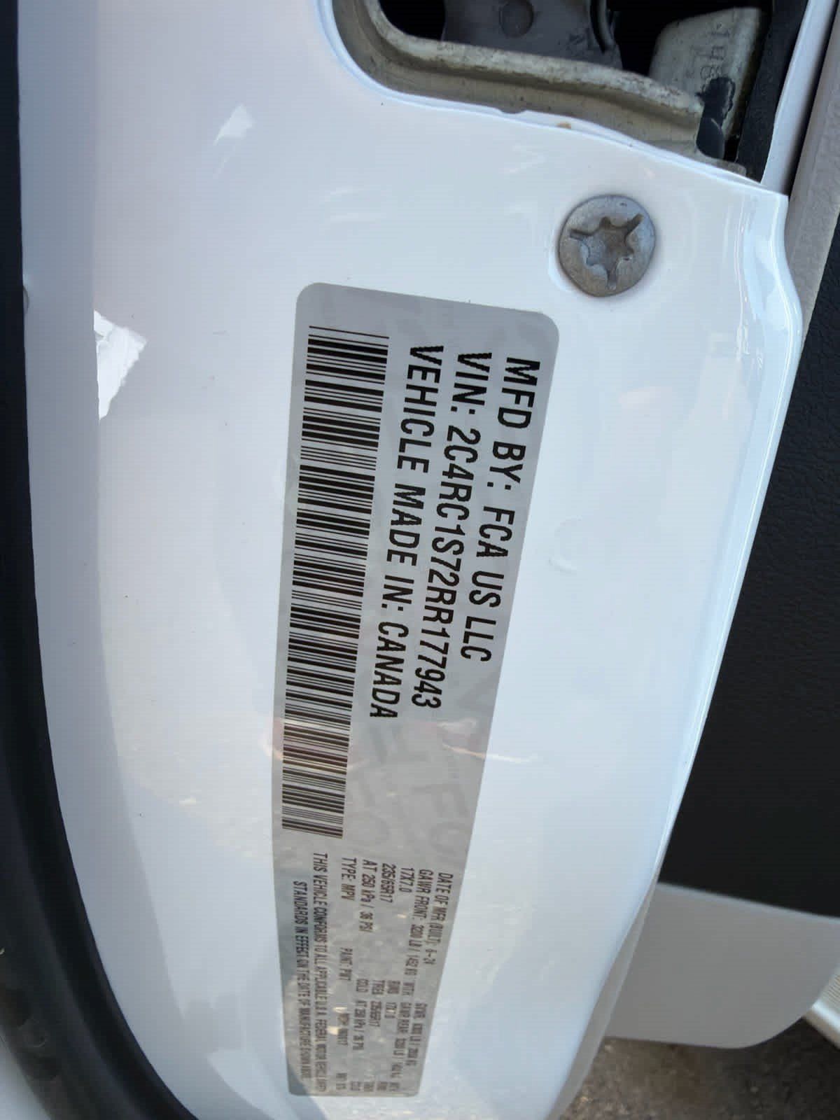 Used 2024 Chrysler Pacifica Limited FWD image 13