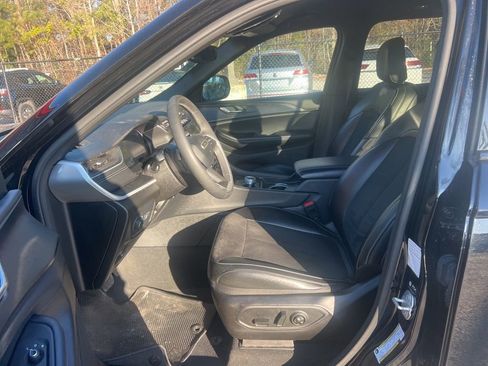 Used 2024 Jeep Grand Cherokee Altitude image 8