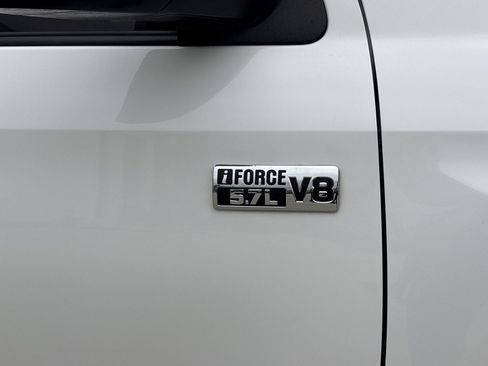 Used 2017 Toyota Tundra Limited w/ Limited Premium Package RWD image 9