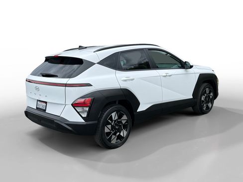 Used 2025 Hyundai Kona SEL FWD image 5