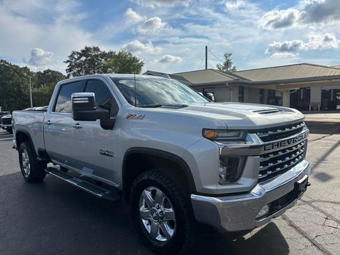 Used 2020 Chevrolet Silverado 2500 LTZ w/ LTZ Texas Edition AWD/4WD image 3