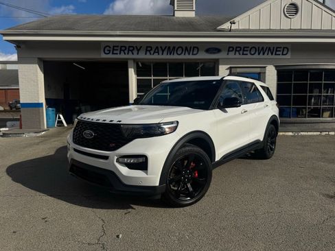 Used 2023 Ford Explorer ST w/ Equipment Group 401A image 2