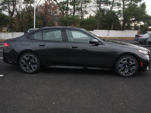 Used 2026 BMW 530i xDrive w/ M Sport Package AWD/4WD image 11
