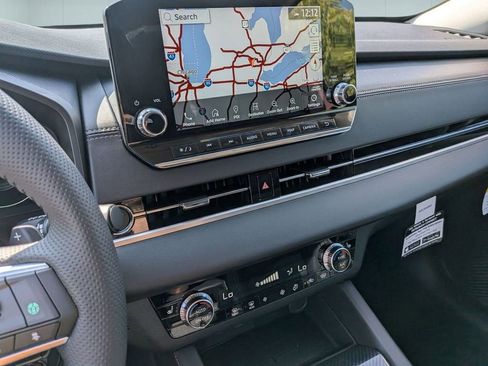 New 2025 Mitsubishi Outlander SE image 24