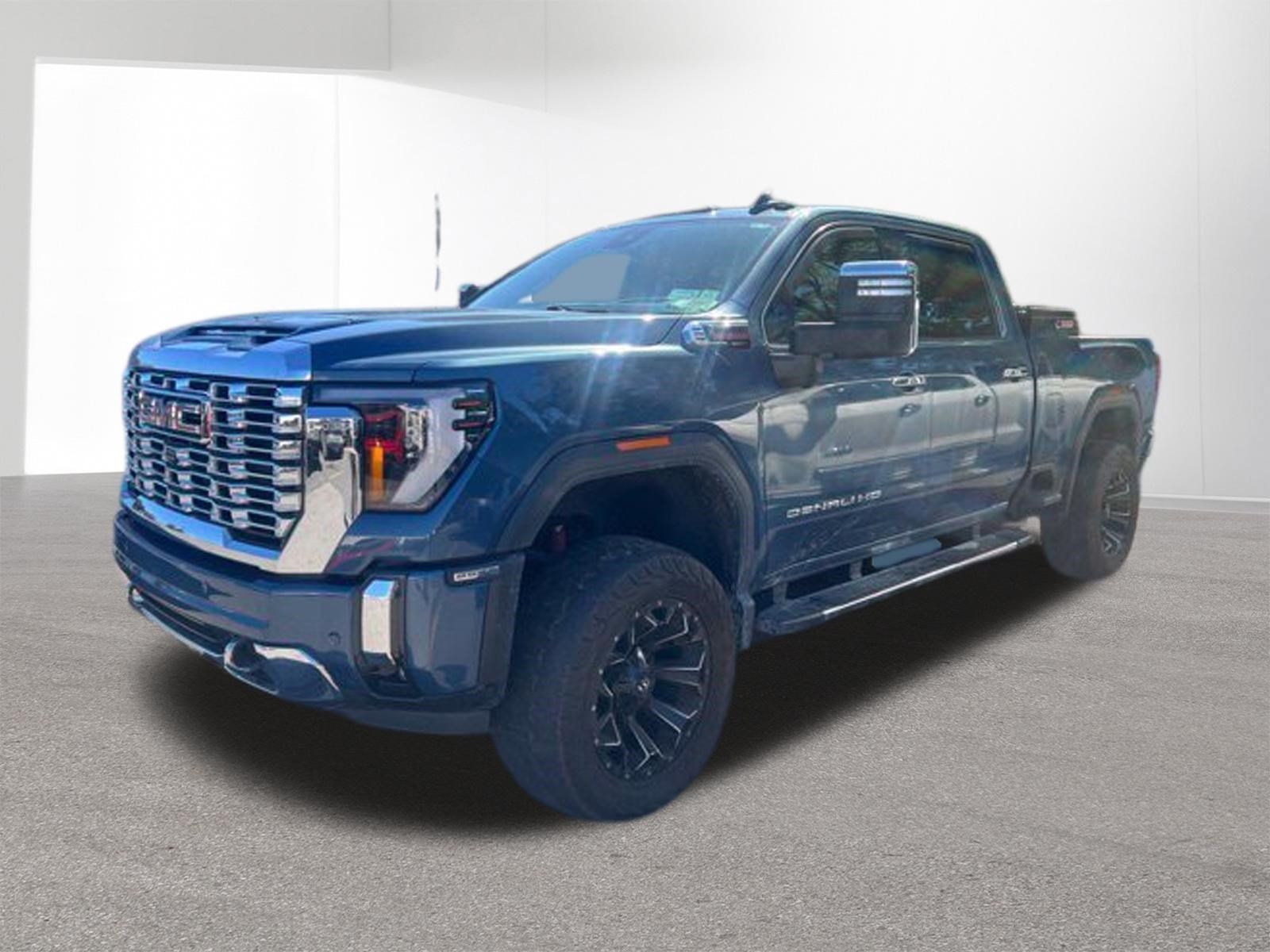 Used 2024 GMC Sierra 2500 Denali w/ Denali Reserve Package AWD/4WD image 6