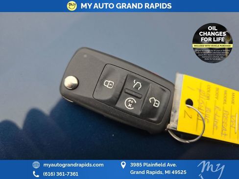 Used 2021 Volkswagen Passat 2.0T R-Line image 41