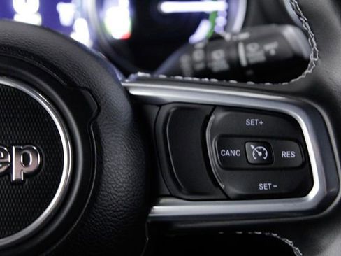 Used 2022 Jeep Wrangler Unlimited Sahara w/ Cold Weather Group image 20