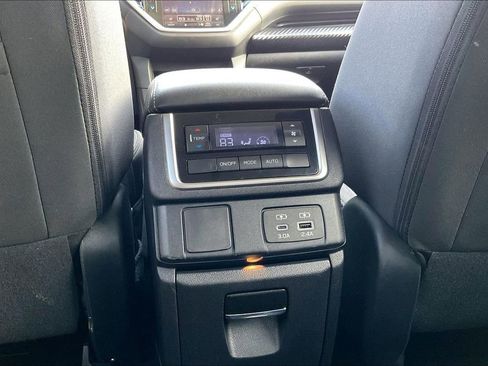 Certified 2024 Subaru Ascent Premium w/ Convenience Package image 40