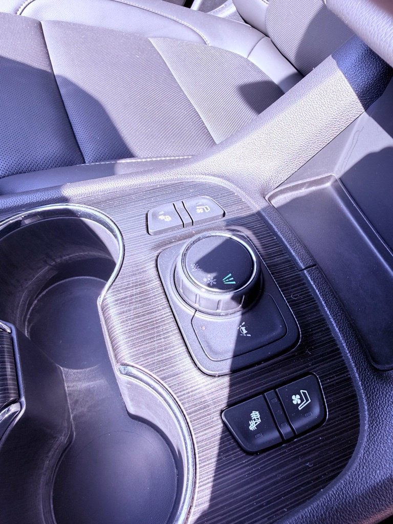 Used 2023 GMC Acadia SLT w/ Elevation Edition FWD image 30