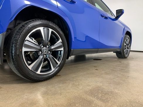 Used 2023 Lexus UX 250h AWD w/ Premium Package image 9