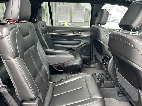 Used 2024 Jeep Grand Cherokee L Limited image 34