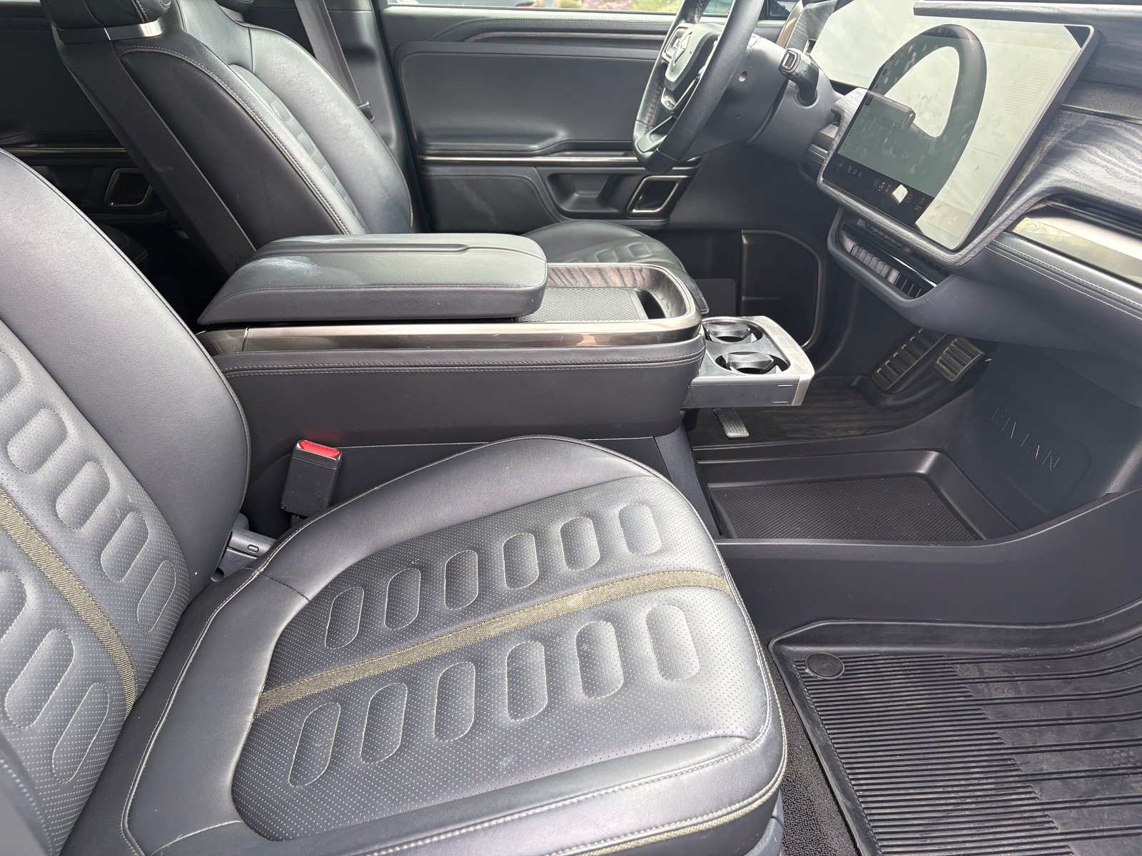 Used 2022 Rivian R1T Adventure AWD/4WD image 9