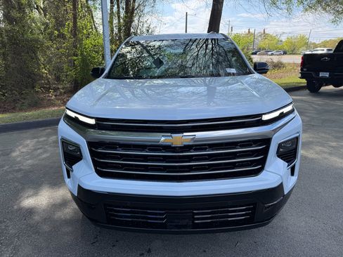 New 2026 Chevrolet Traverse High Country w/ LPO, Floor Liner Package FWD image 2