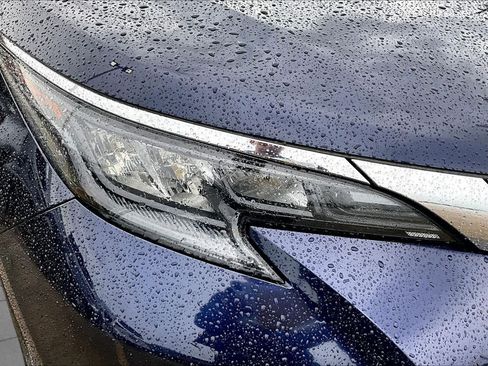 Certified 2024 Toyota Sienna XLE FWD image 28
