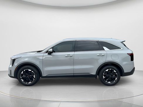Used 2024 Kia Sorento S FWD image 8