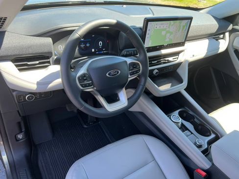 Used 2026 Ford Explorer Active AWD/4WD image 15
