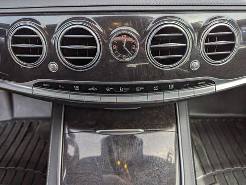 Used 2019 Mercedes-Benz S 560 4MATIC Sedan image 24