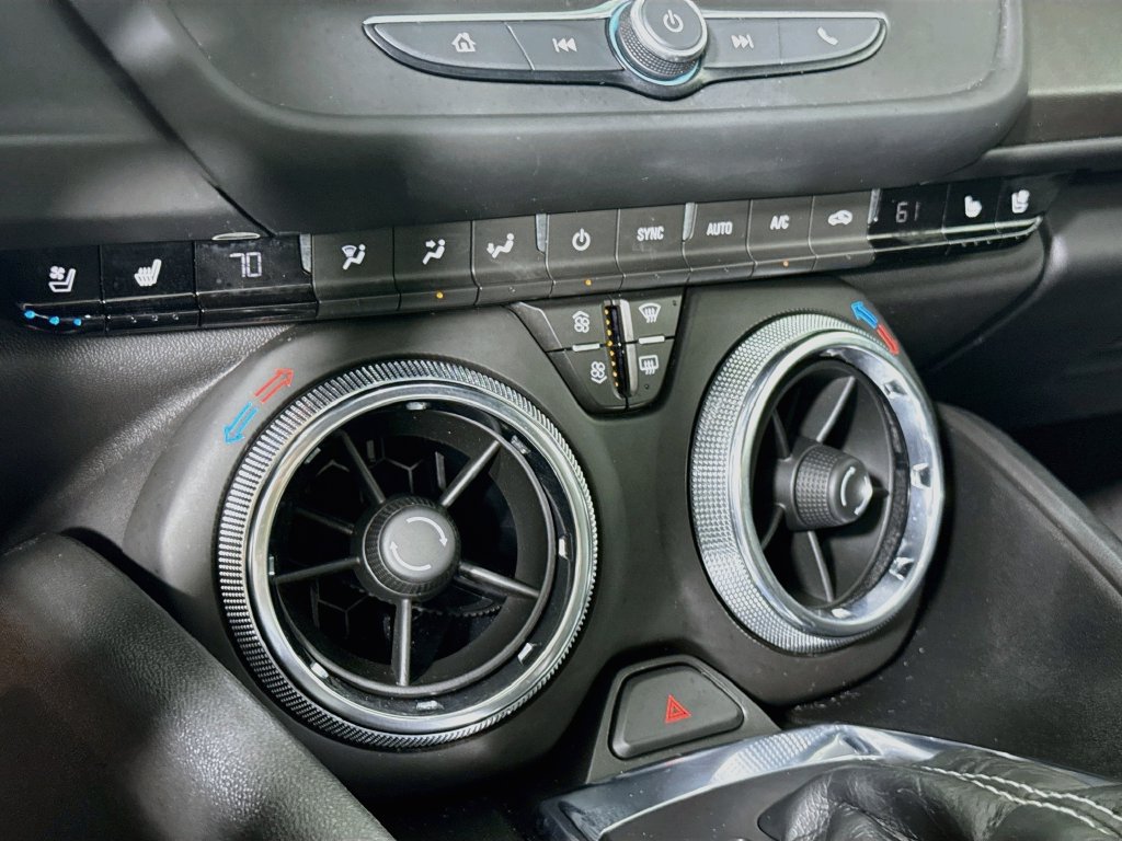 Used 2019 Chevrolet Camaro LT RWD image 7