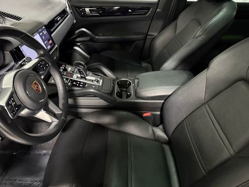 Used 2020 Porsche Cayenne AWD/4WD image 17