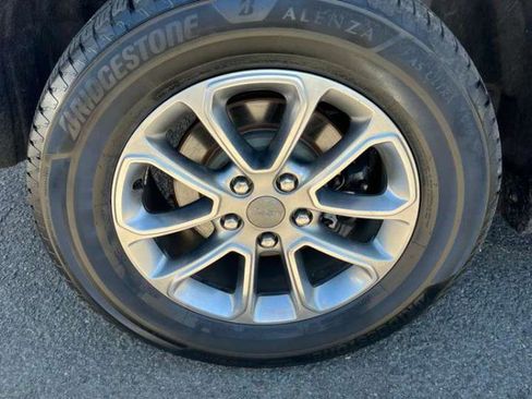 Used 2015 Jeep Grand Cherokee Limited AWD/4WD image 18