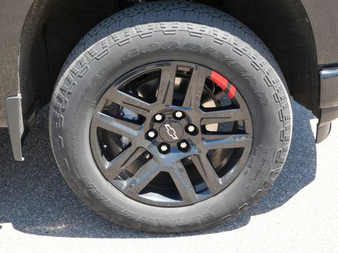 Used 2022 Chevrolet Silverado 1500 RST w/ Redline Edition AWD/4WD image 15