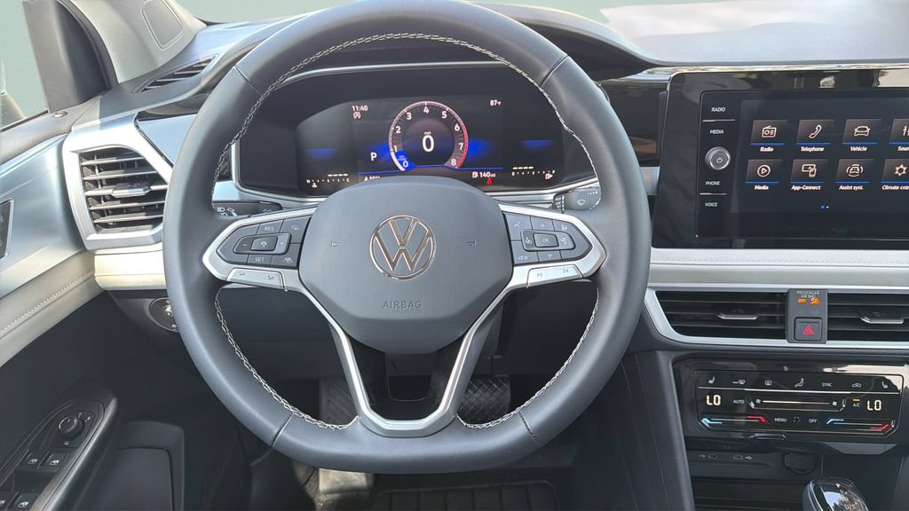 New 2026 Volkswagen Taos SE FWD image 12