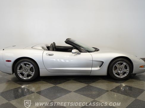 Used 1998 Chevrolet Corvette Convertible w/ Performance Handling Pkg RWD image 15